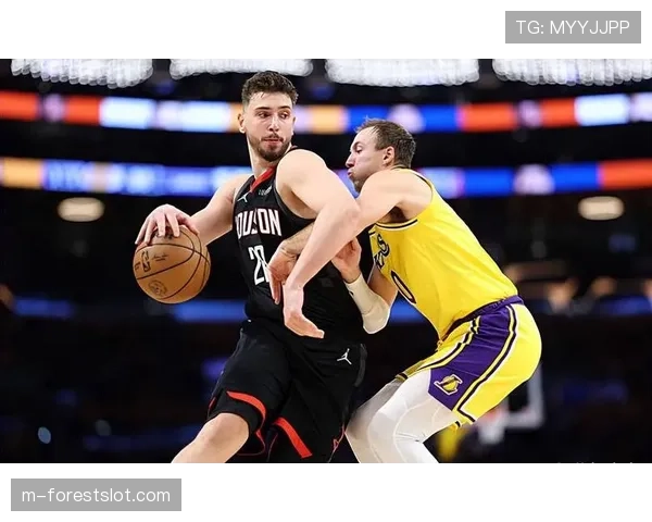 申京20分11篮板5助攻4抢断全面表现，火箭内线成唯一亮点